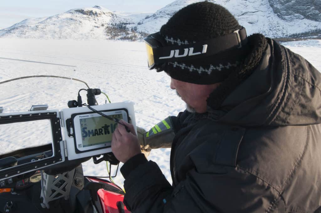 Through SmartICE, Rex Holwell sees data in real-time produced by the SmartKamutik he is towing.